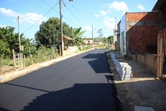 Execução de pavimento asfáltico em Santana do Paraíso, MG